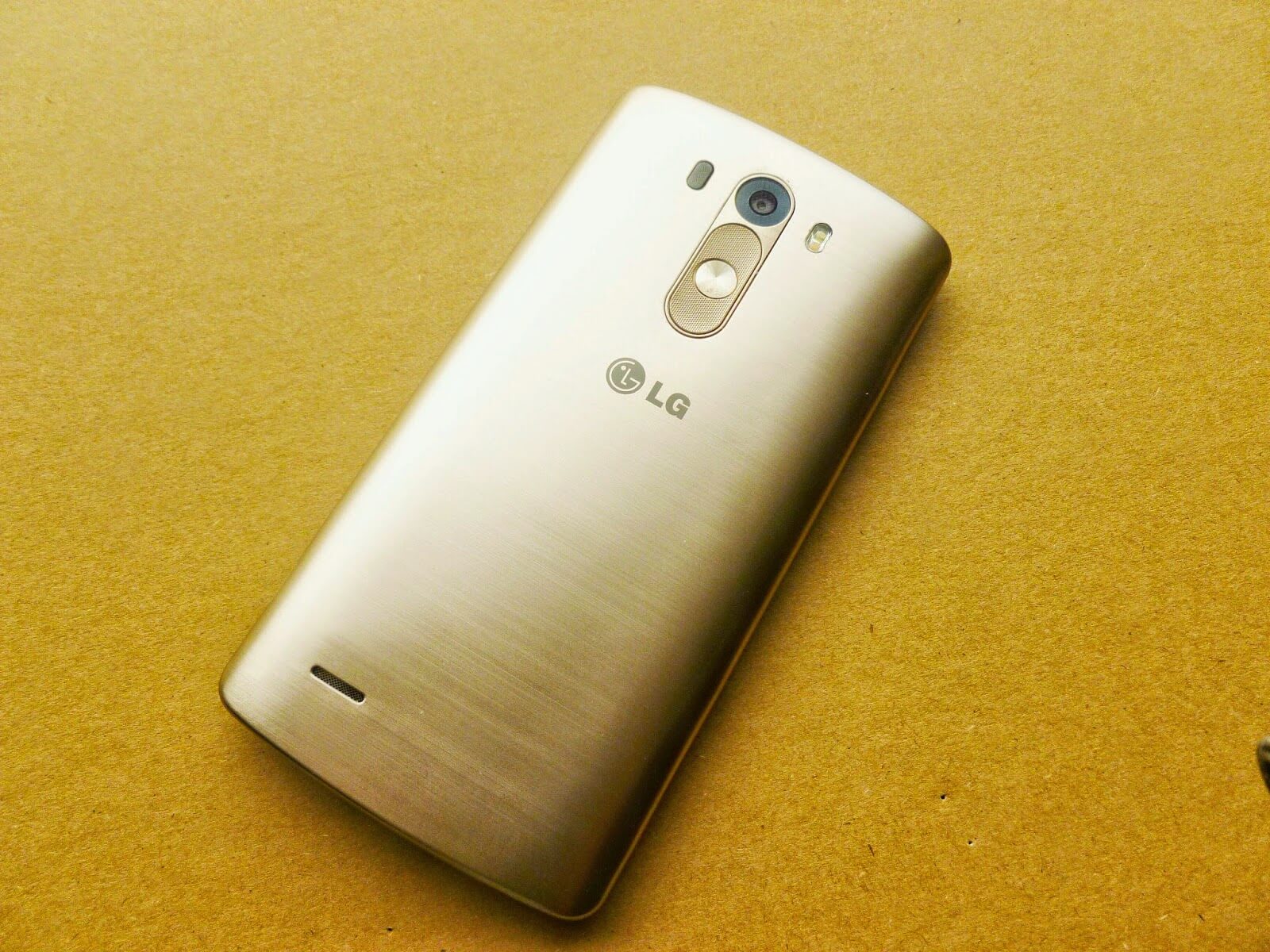 LG G3 Shine Gold