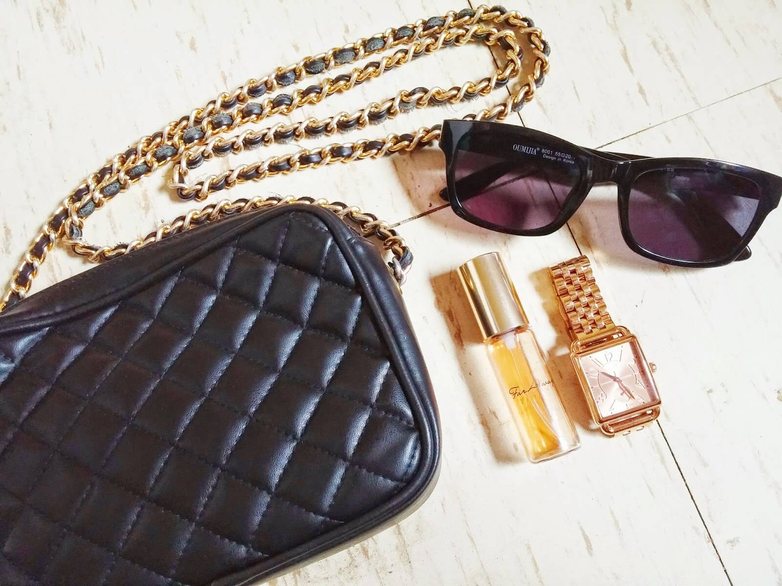 The Small Bag Essential Must-Haves